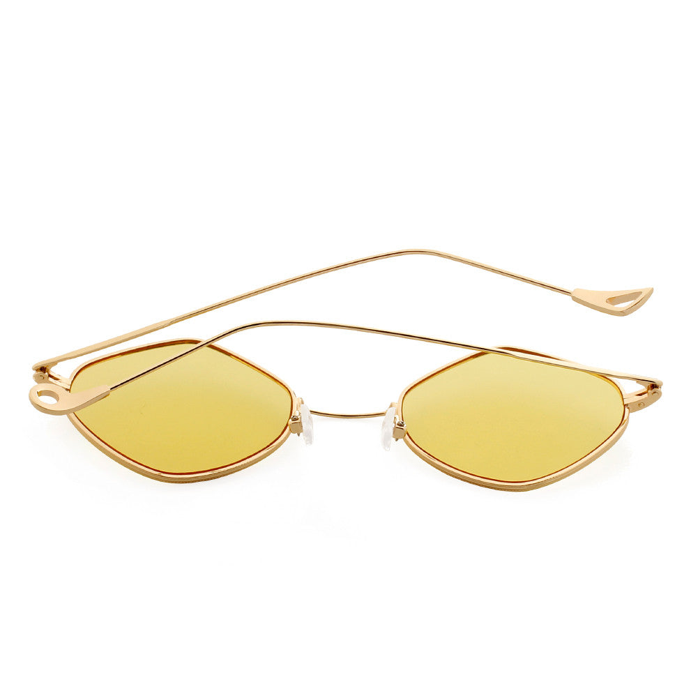 S2020 - Slim Diamond Shape Fashion Sunglasses - Iris Fashion Inc. | Wholesale Sunglasses and Glasses