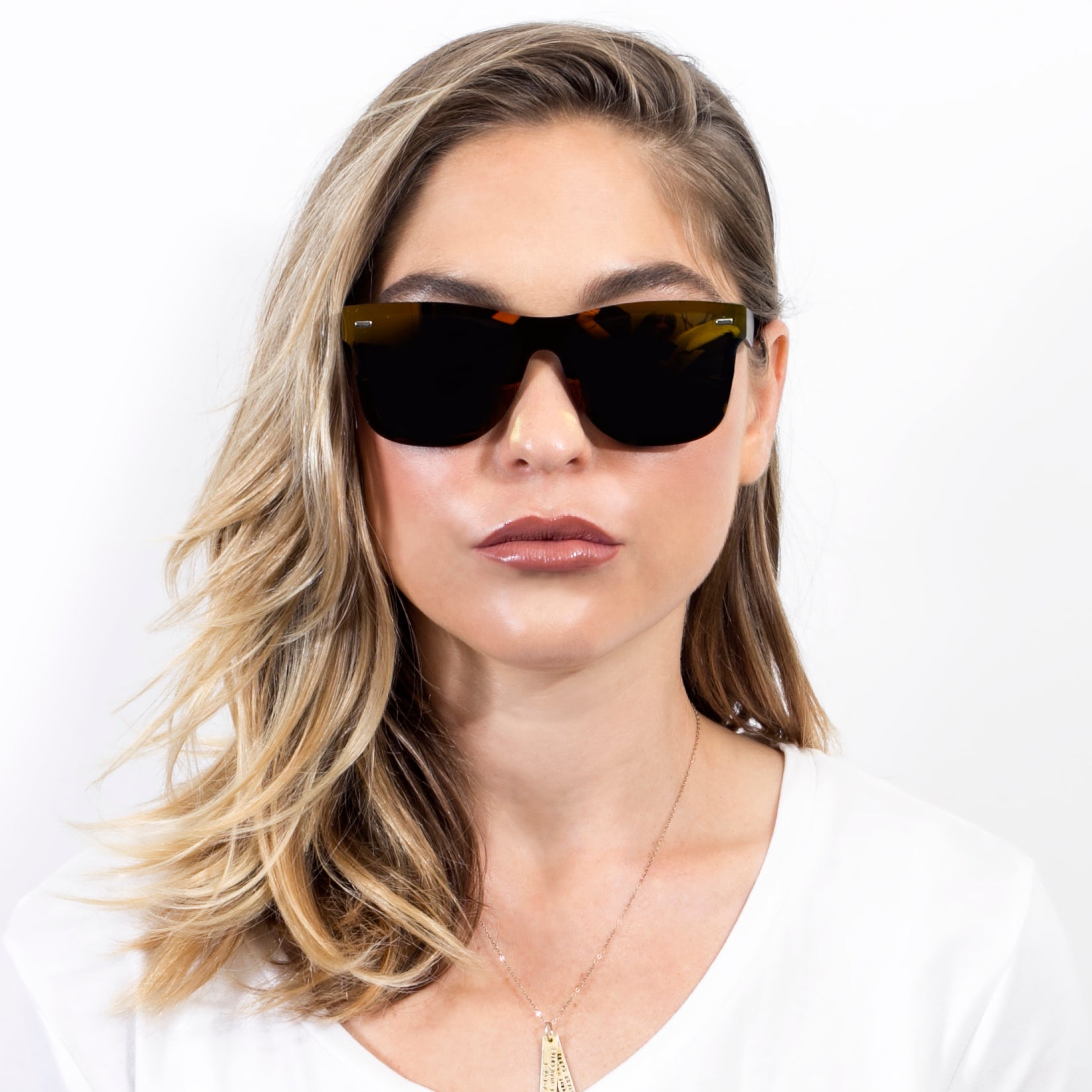 S2010 - Modern Colored Rim Men's Horn Rimmed Sunglasses - Iris Fashion Inc. | Wholesale Sunglasses and Glasses