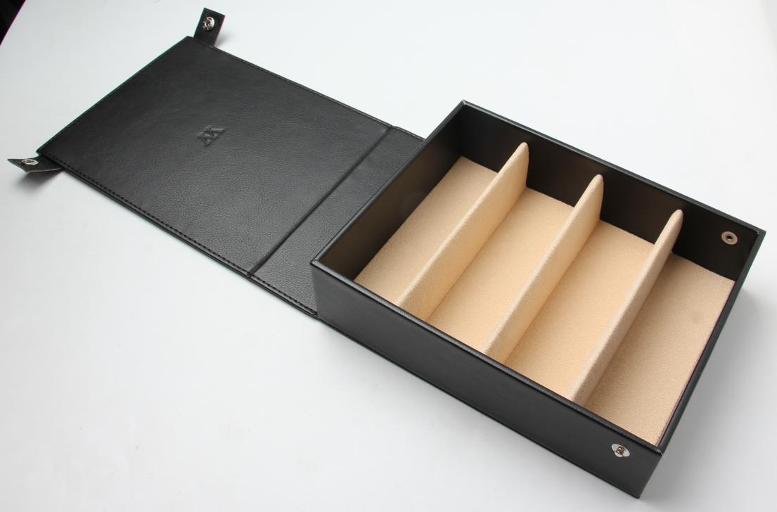 DC5 - Premium Protective Portable Custom Eyewear Display Holder Box - Iris Fashion Inc. | Wholesale Sunglasses and Glasses