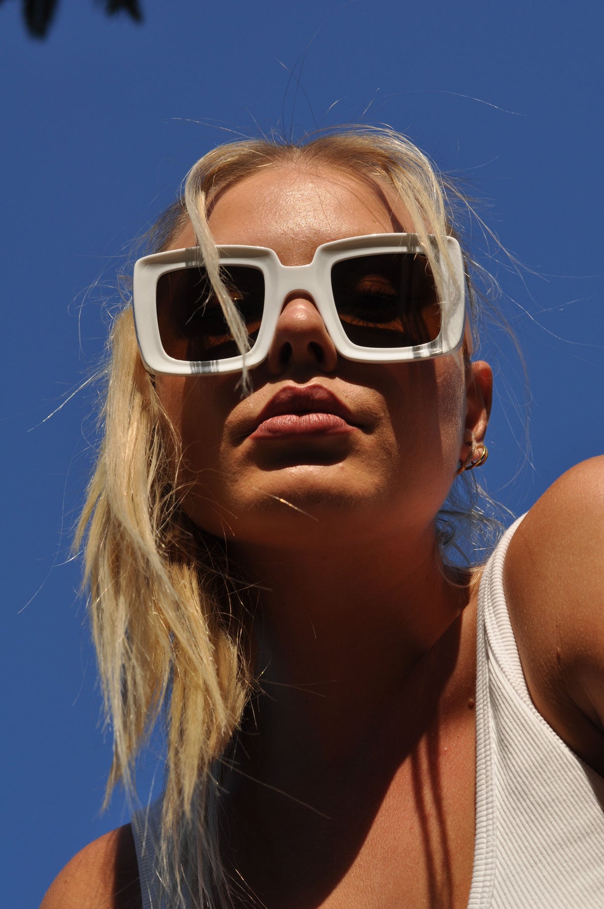 S1141 - Women Retro Bold Square Fashion Sunglasses