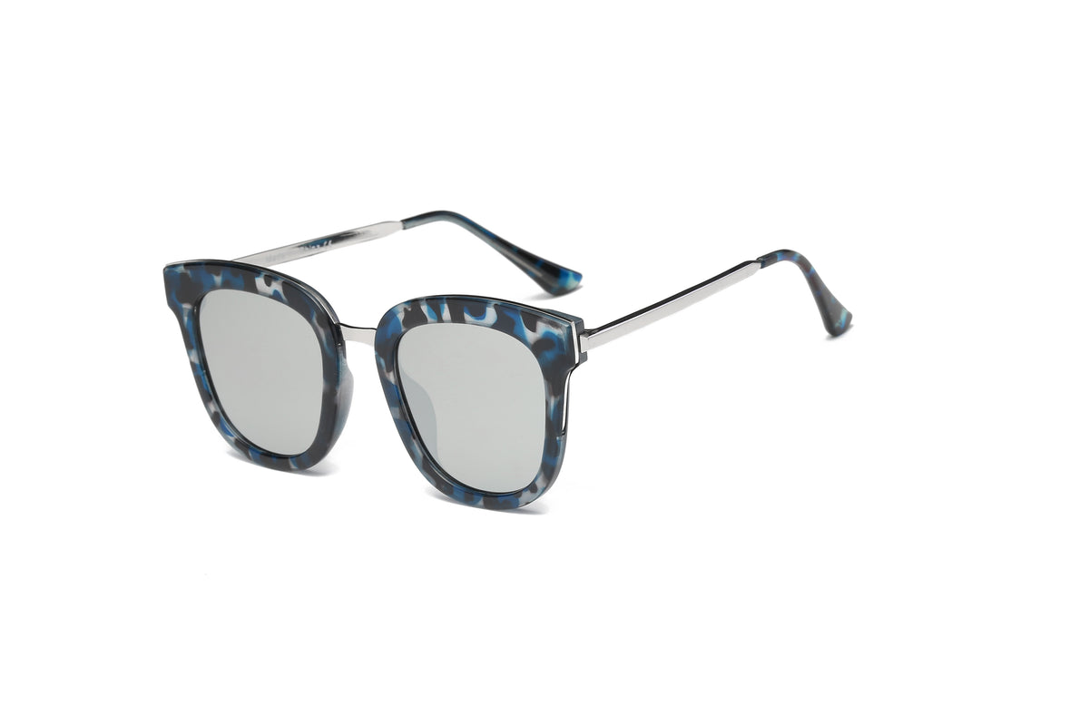 D65 Square Horn Rimmed Boxy Mirrored Lens Sunglasses - Iris Fashion Inc. | Wholesale Sunglasses and Glasses
