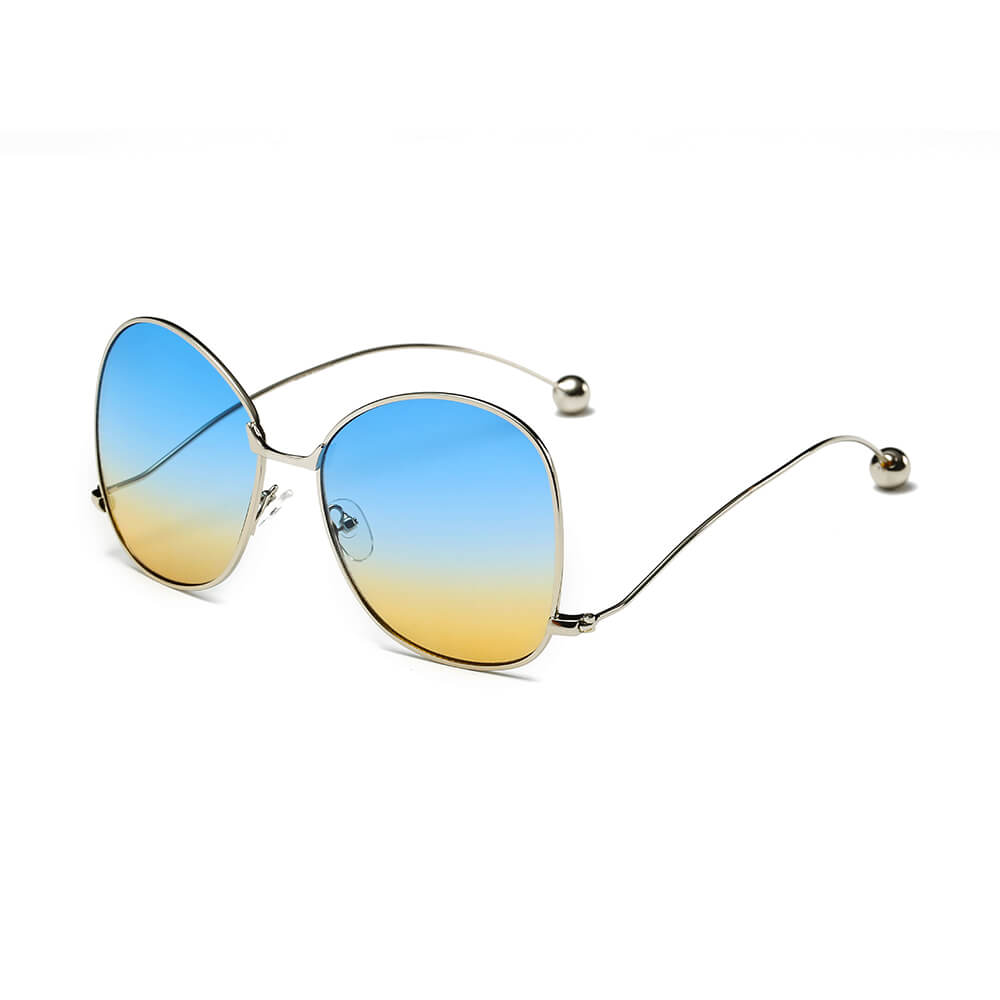 CD05 Women's Trendy Oversize Pantone Lens Sunglasses - Iris Fashion Inc. | Wholesale Sunglasses and Glasses